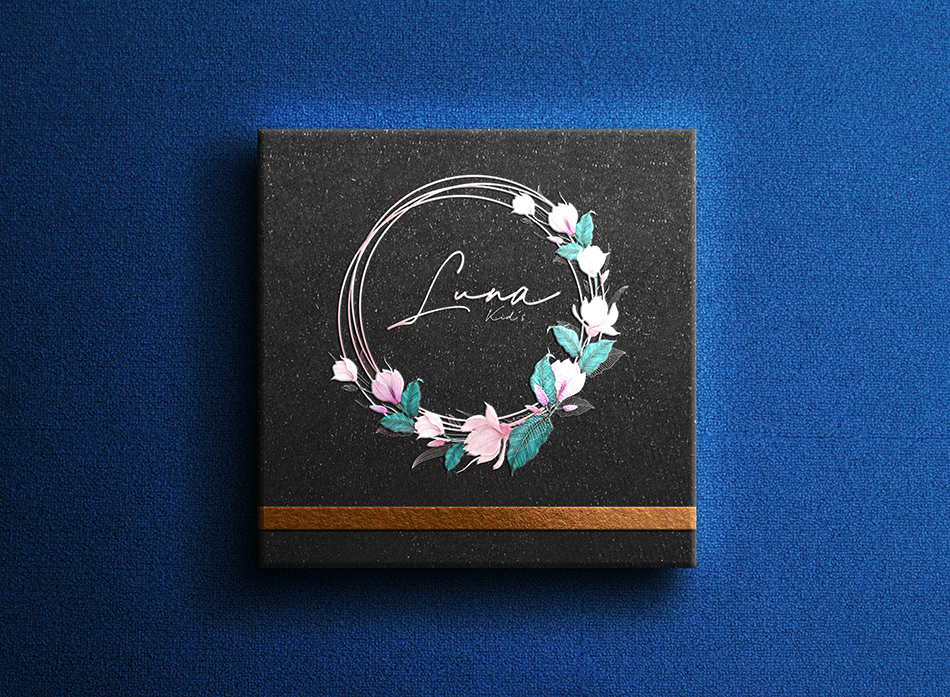 Luna Box Mockup
